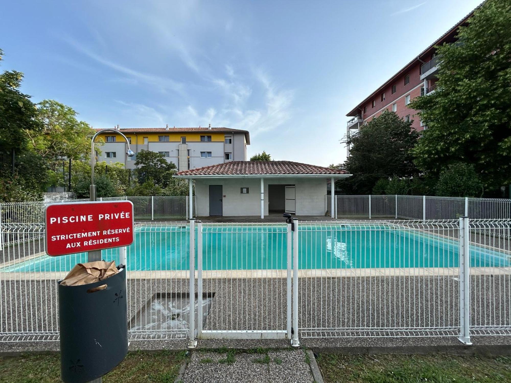Appartement Cosy Agen Centre Avec Lit King Size Exteriör bild